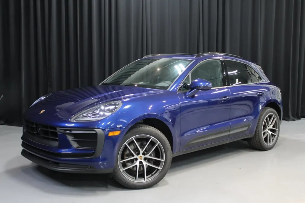 2024 Porsche Macan Base photo 1