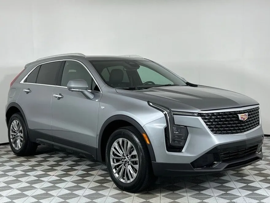 2025 Cadillac XT4 Premium Luxury photo 1