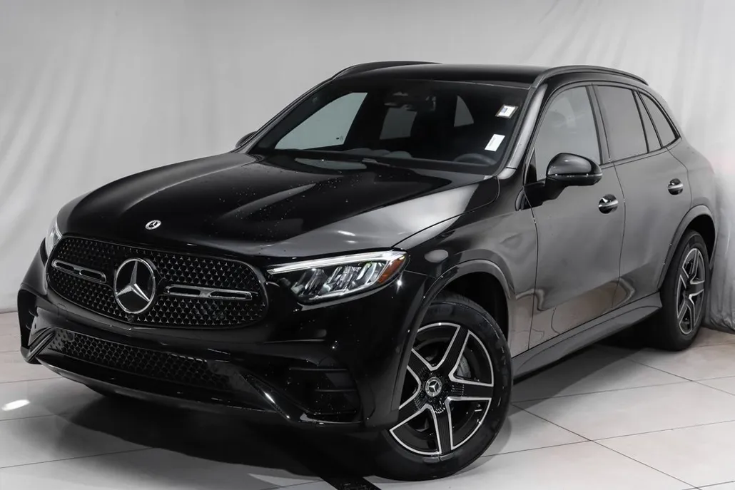 2026 Mercedes Benz GLC 300 4MATIC photo 1