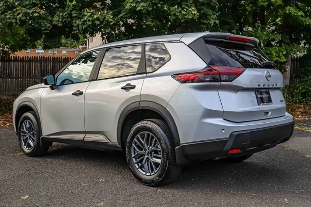 2025 Nissan Rogue S photo 1