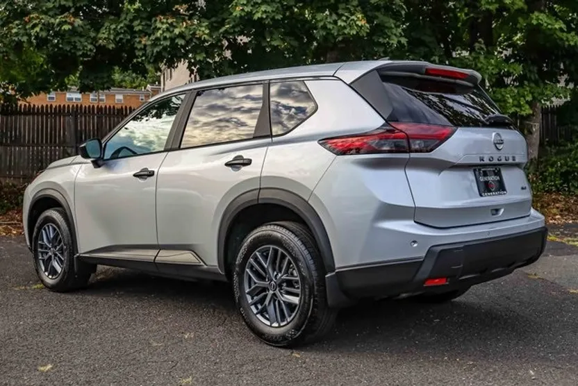 2025 Nissan Rogue S photo 1