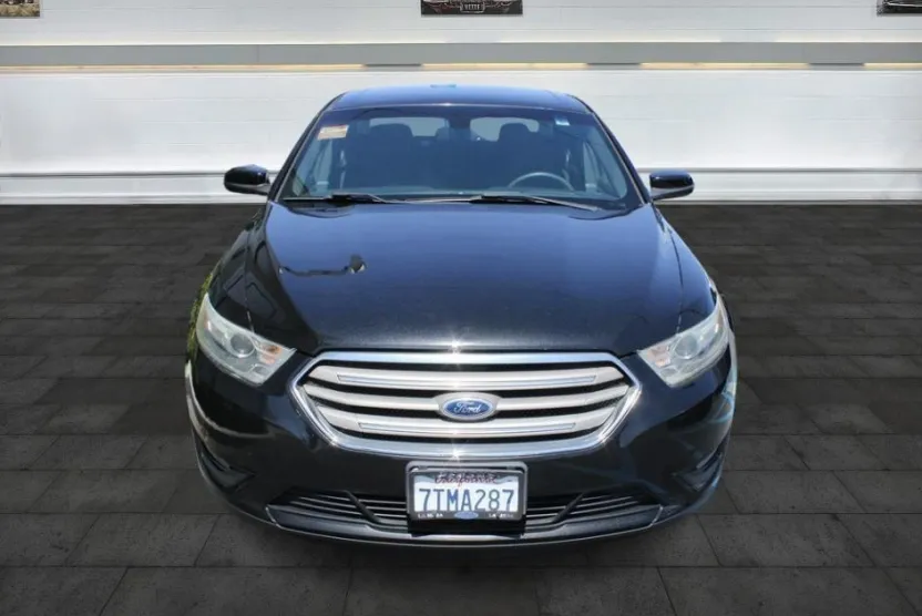 2014 Ford Taurus SEL photo 1