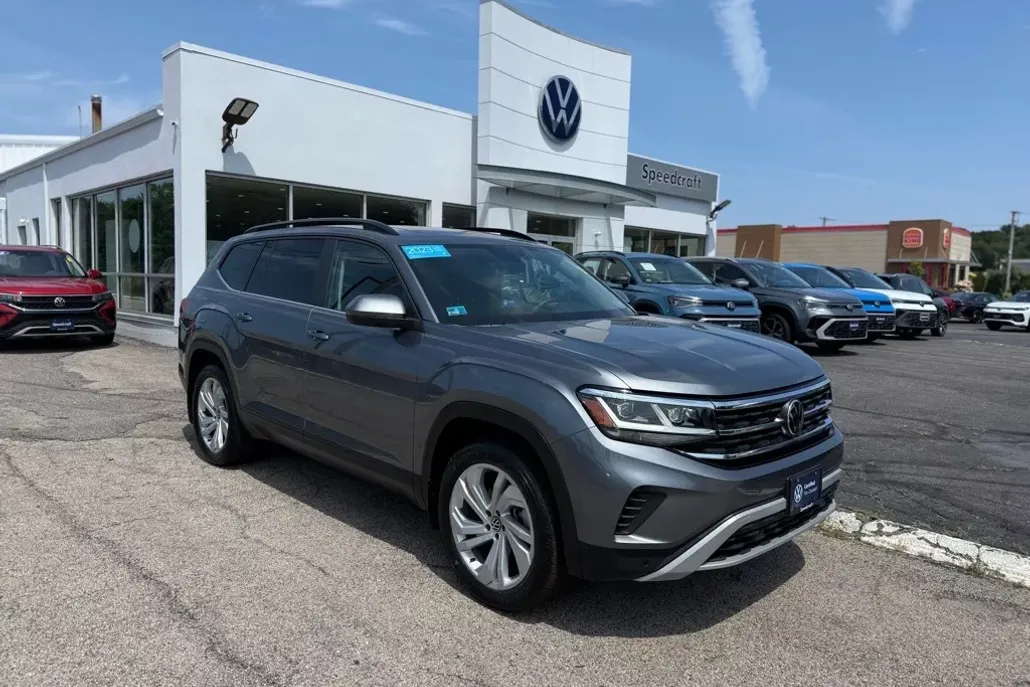 2023 Volkswagen Atlas V6 SE photo 1