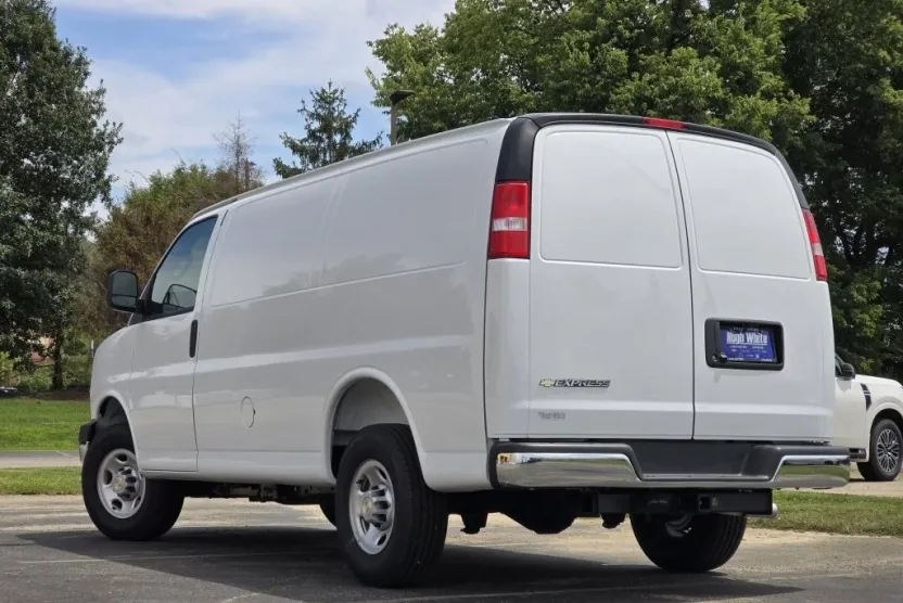 2025 Chevrolet Express Cargo Van photo 1