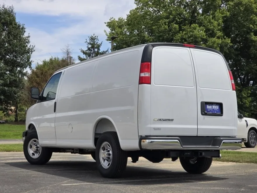2025 Chevrolet Express Cargo Van photo 1