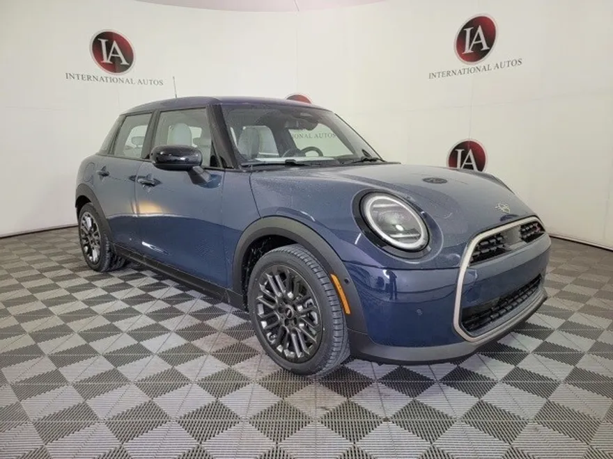 2025 Mini Cooper 4 Door Hardtop Signature photo 1