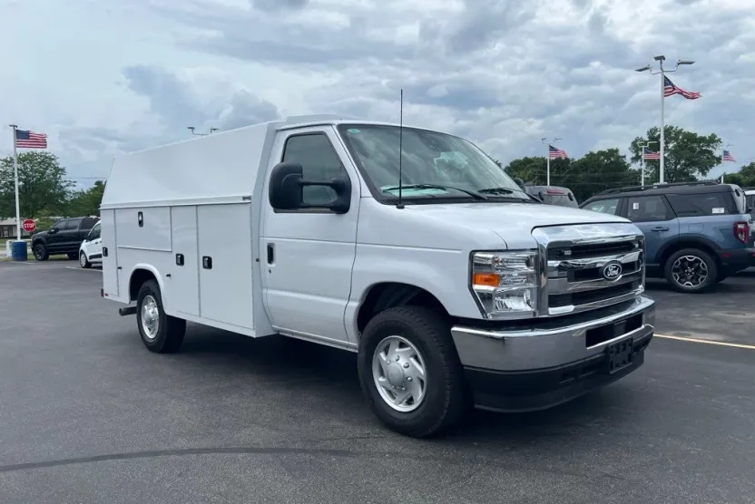 2026 Ford E-350 Base photo 1