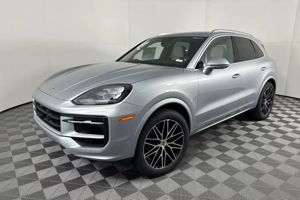2025 Porsche Cayenne photo 1