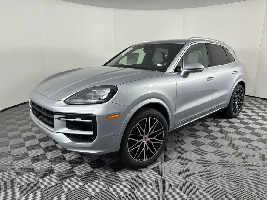 2025 Porsche Cayenne photo 1