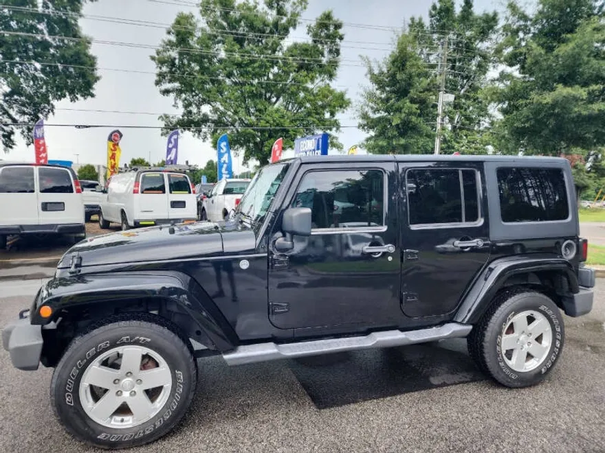 2012 Jeep Wrangler Unlimited Sahara photo 1