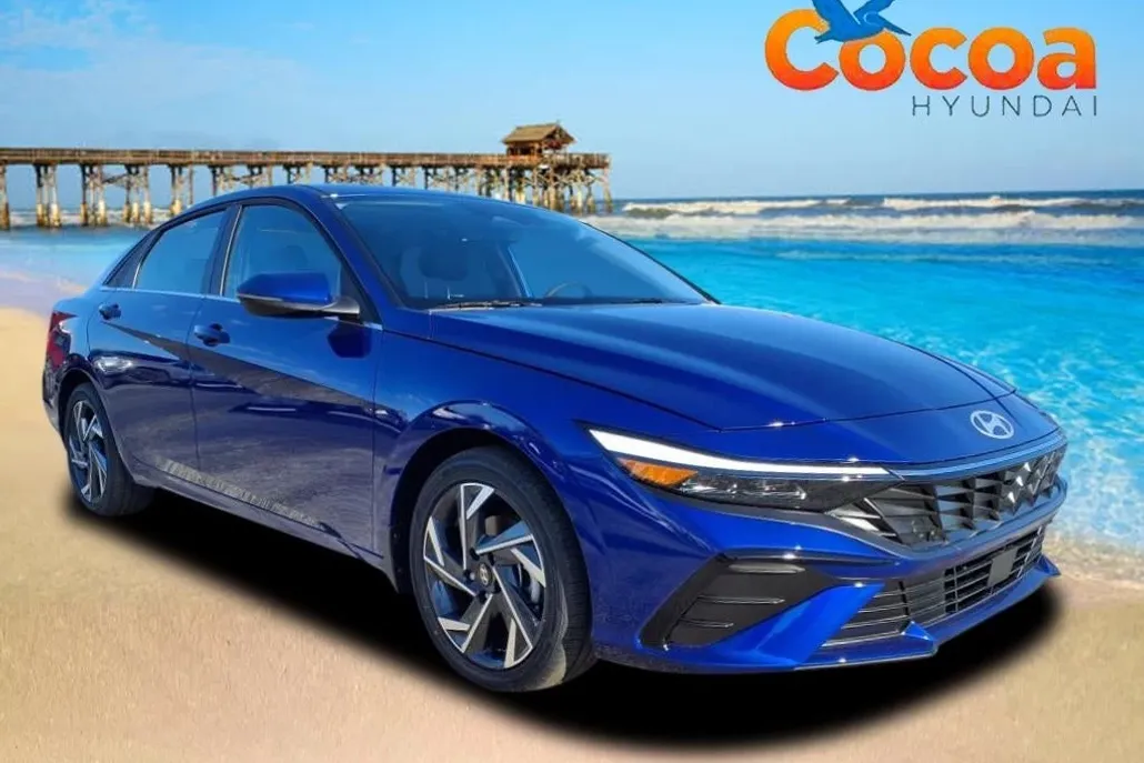 2025 Hyundai Elantra Limited photo 1