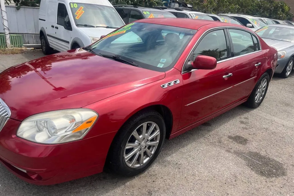 2011 Buick Lucerne CXL photo 1