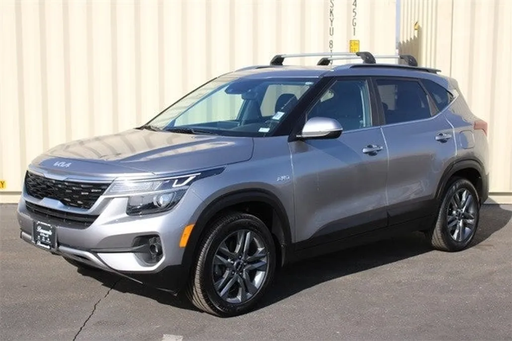 2022 Kia Seltos S photo 1