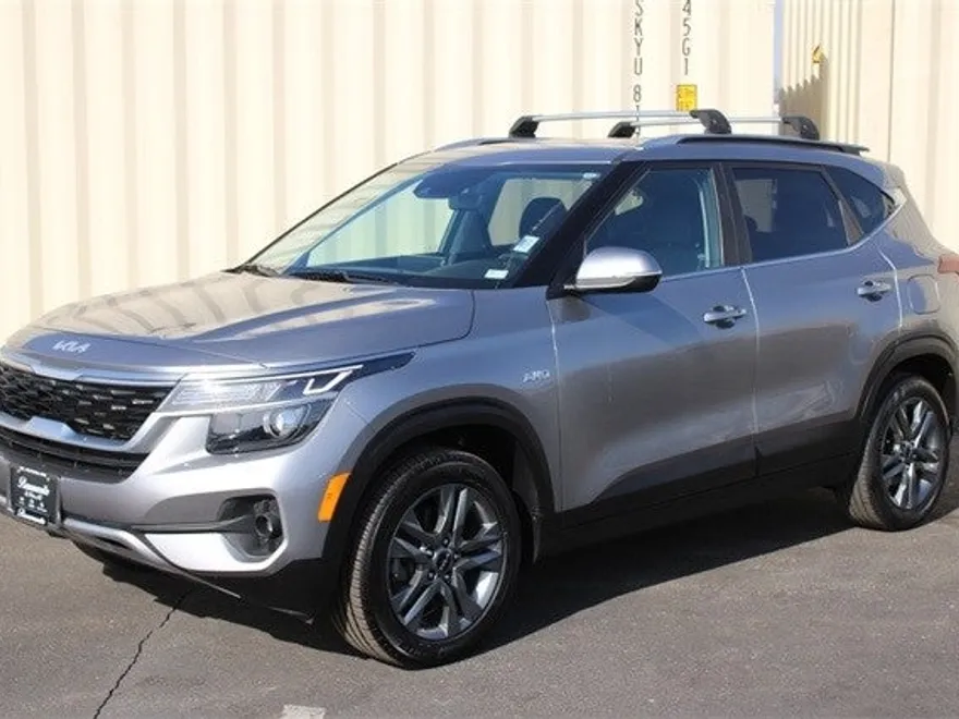 2022 Kia Seltos S photo 1