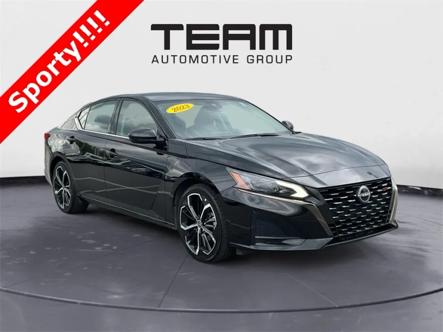 2023 Nissan Altima 2.5 SR photo 1