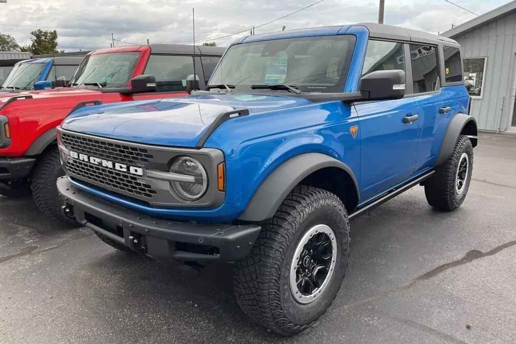 2024 Ford Bronco Badlands photo 1