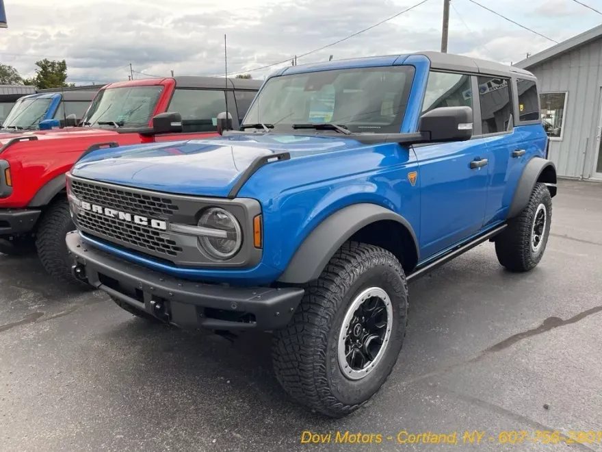 2024 Ford Bronco Badlands photo 1