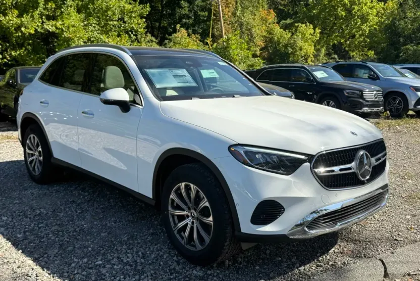 2026 Mercedes Benz GLC 300 4MATIC photo 1