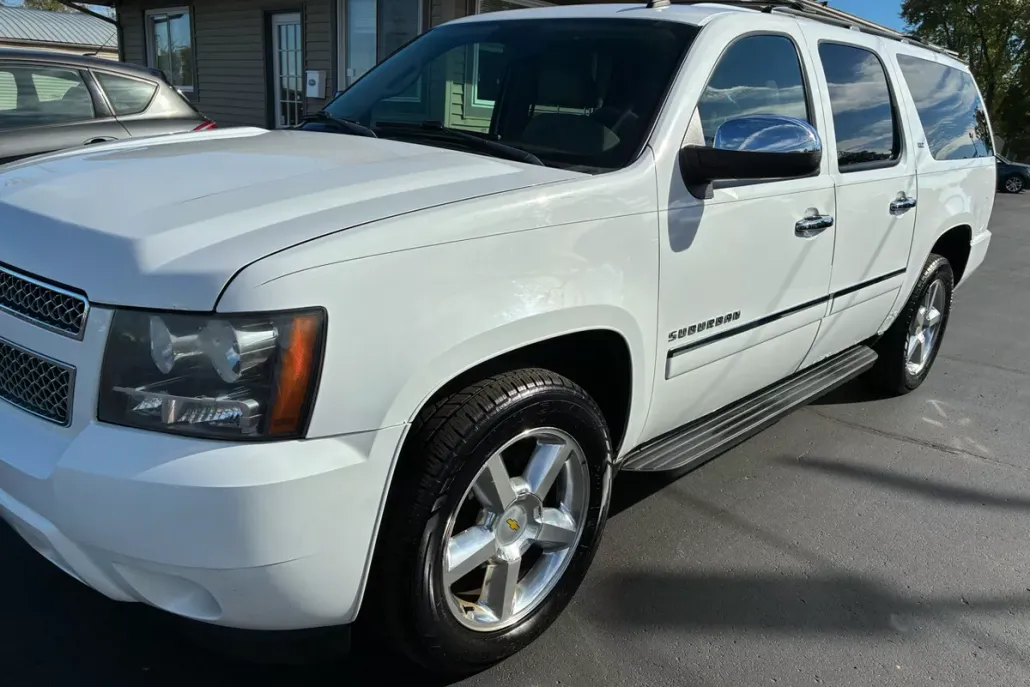2011 Chevrolet Suburban LTZ 1500 photo 1