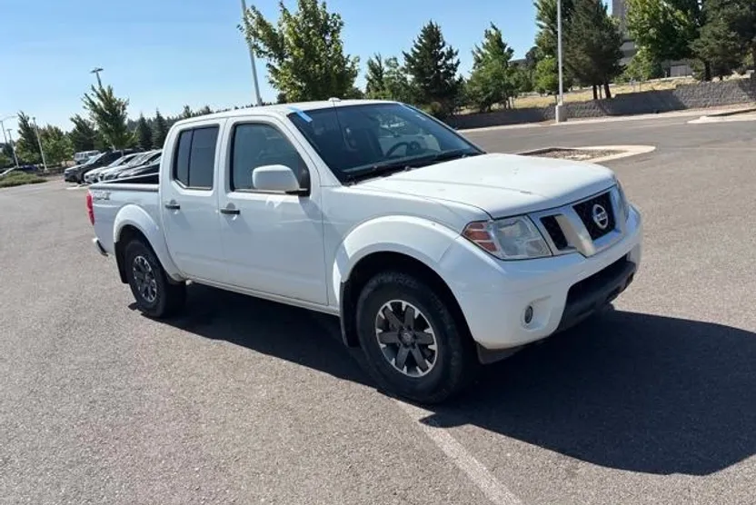 2018 Nissan Frontier PRO-4X photo 1