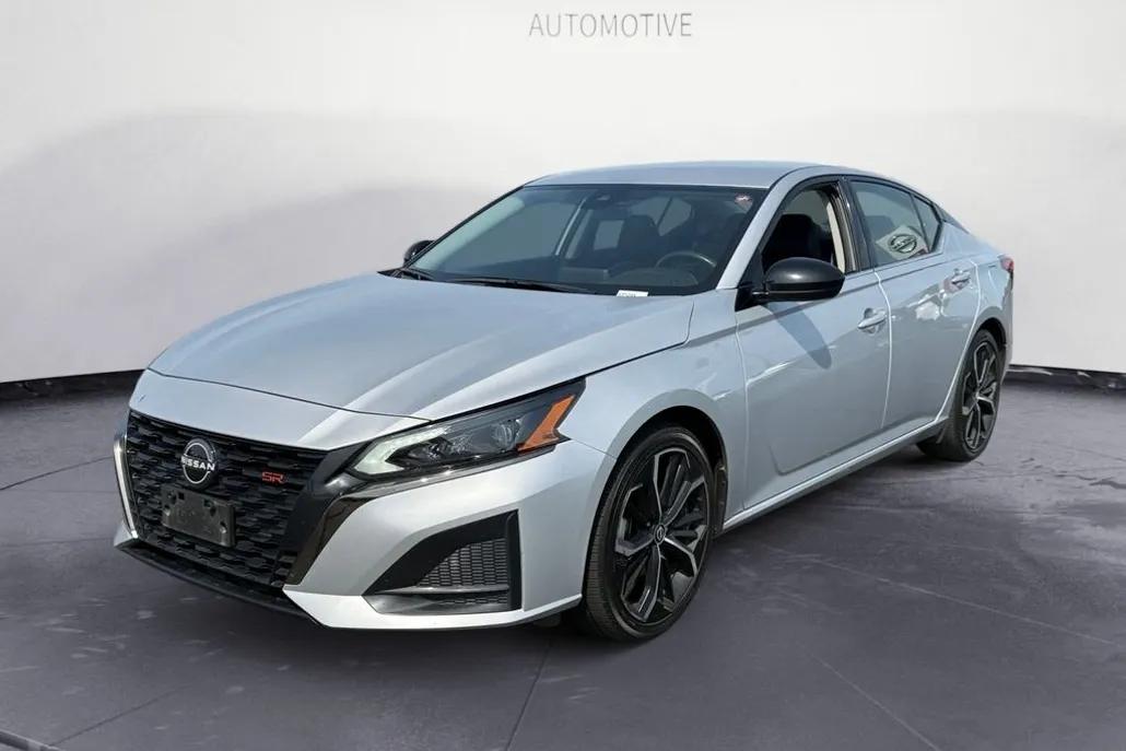 2024 Nissan Altima 2.5 SR photo 1