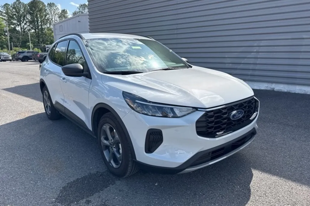 2025 Ford Escape ST-Line photo 1