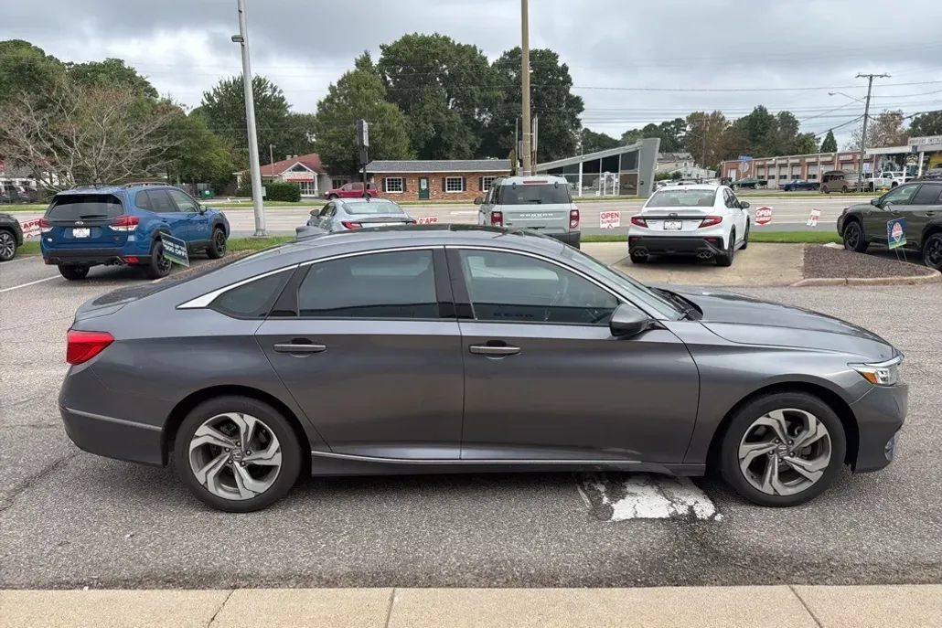 2020 Honda Accord EX photo 1
