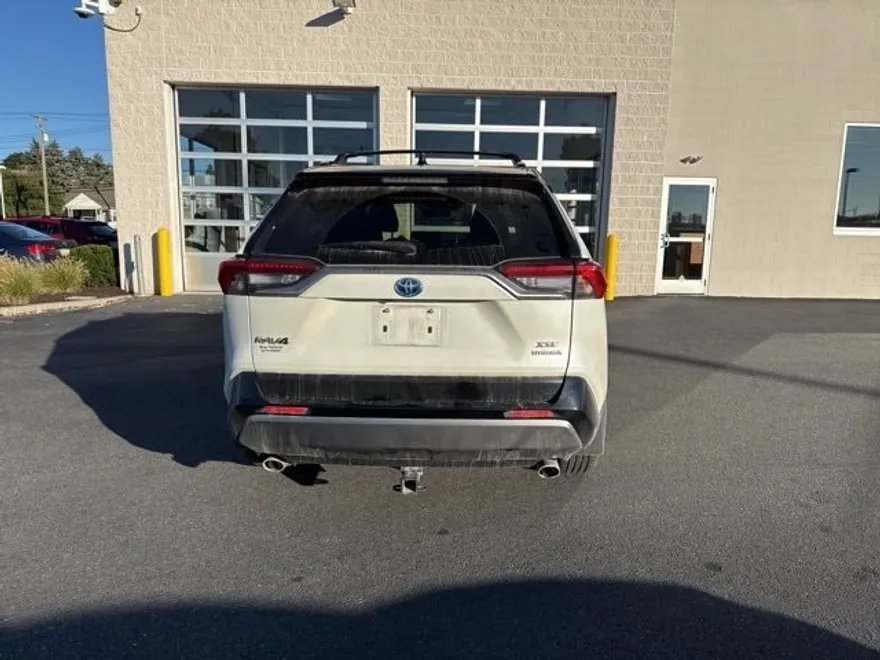 2021 Toyota RAV4 Hybrid XSE photo 1