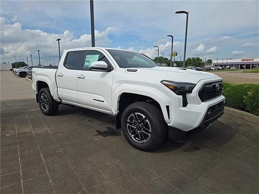 2025 Toyota Tacoma TRD Sport photo 1