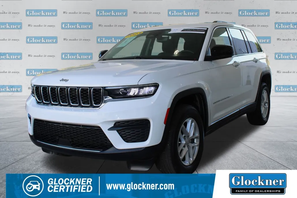 2023 Jeep Grand Cherokee Laredo photo 1