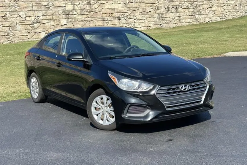 2020 Hyundai Accent SE photo 1