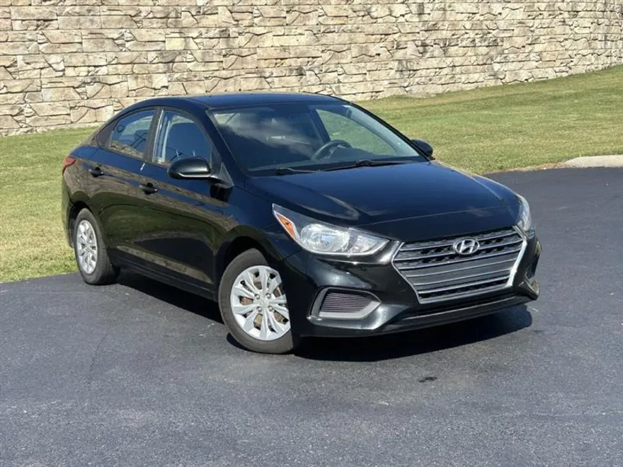 2020 Hyundai Accent SE photo 1