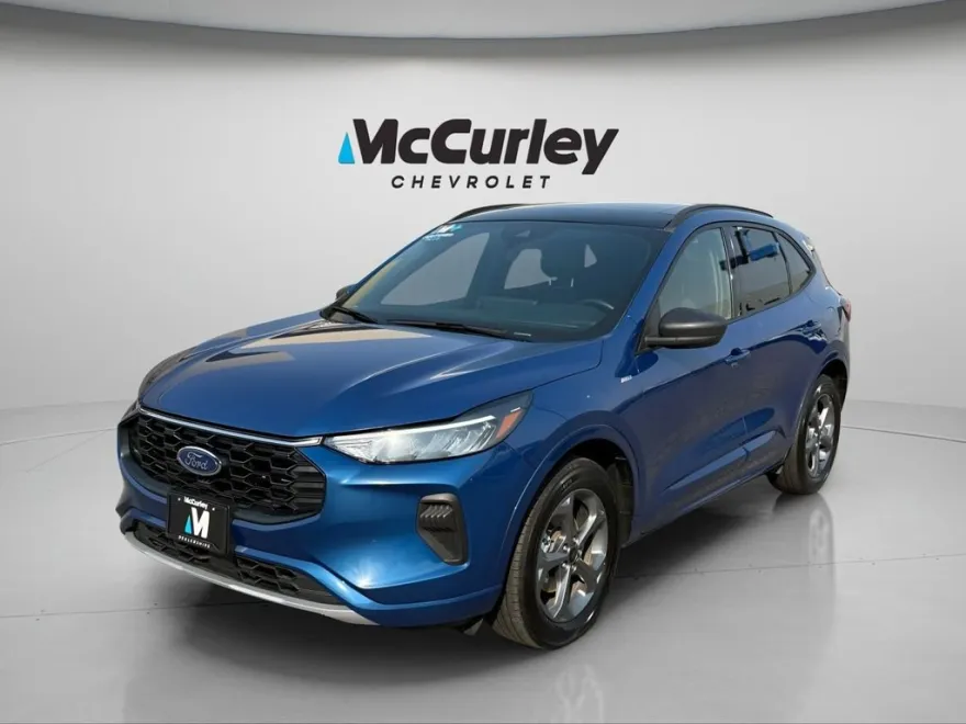 2023 Ford Escape ST-Line photo 1