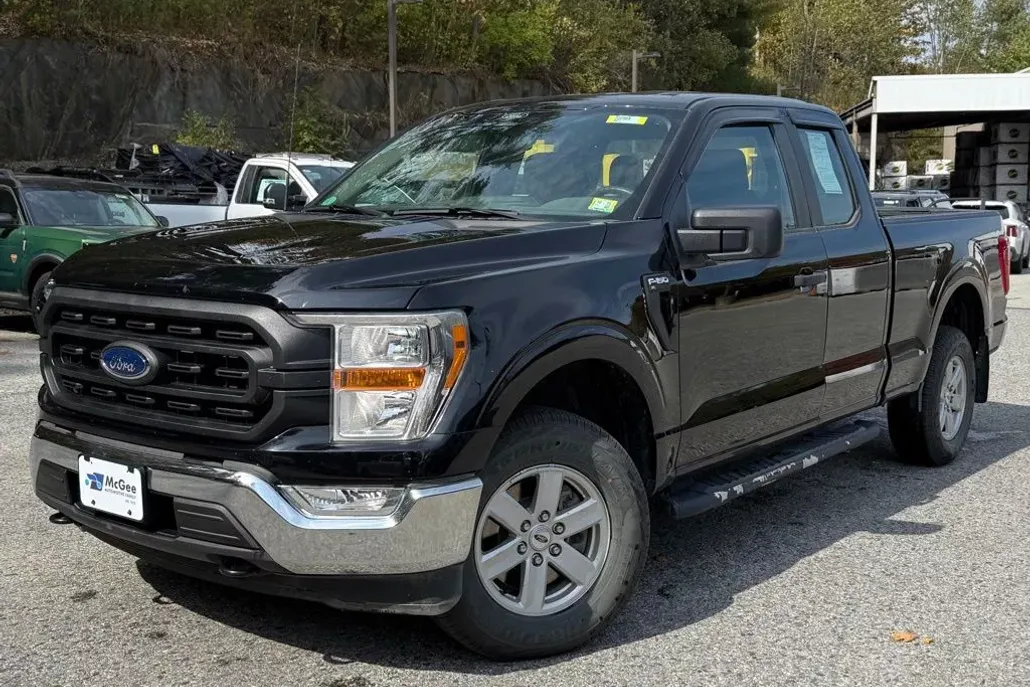 2022 Ford F-150 XL photo 1