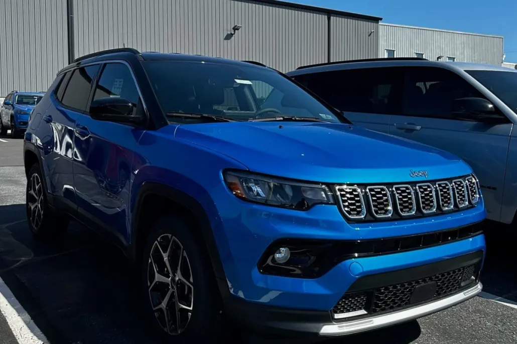 2025 Jeep Compass Limited photo 1