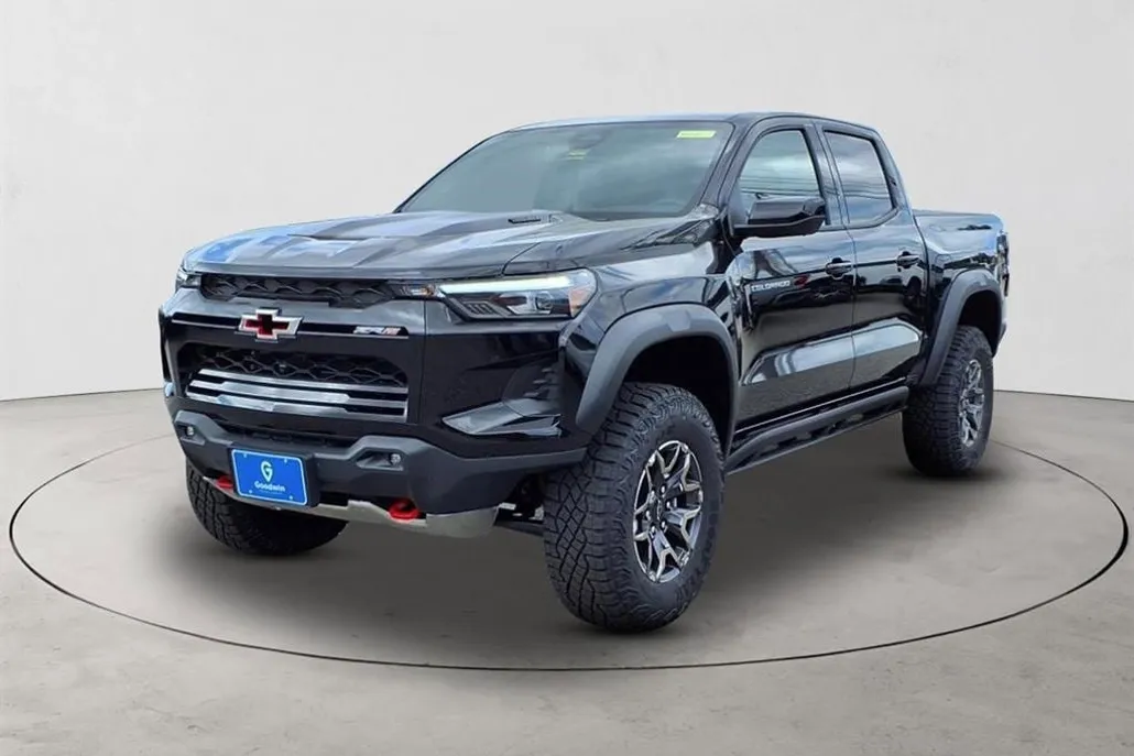 2026 Chevrolet Colorado ZR2 photo 1