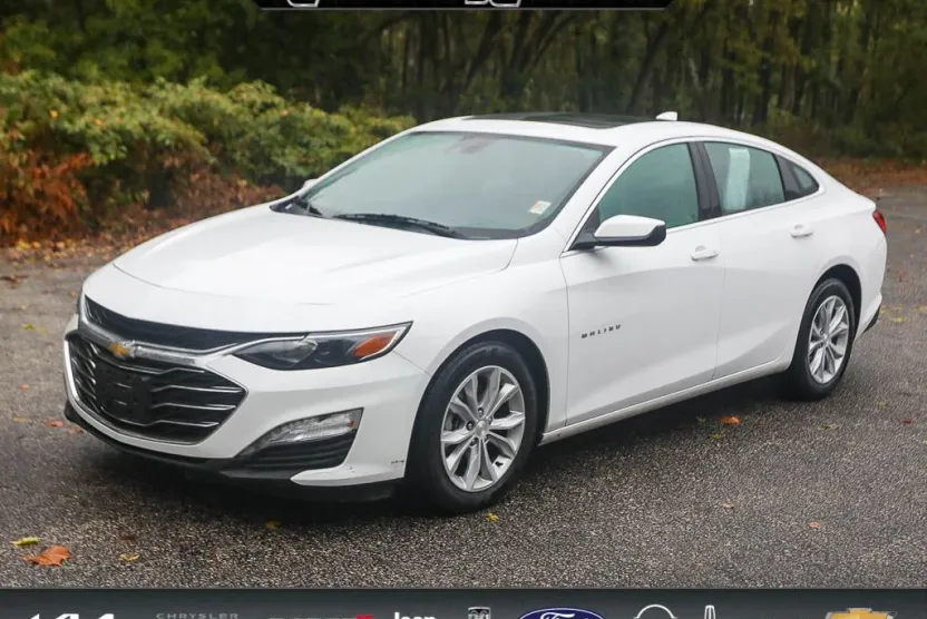 2024 Chevrolet Malibu 1LT photo 1
