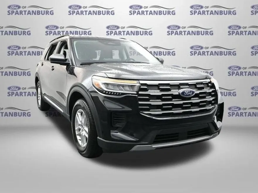 2025 Ford Explorer photo 1
