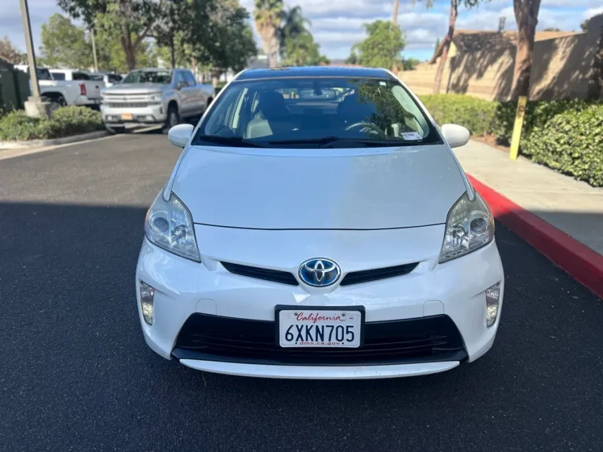 2012 Toyota Prius One photo 2