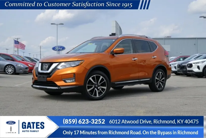 2017 Nissan Rogue SL photo 1