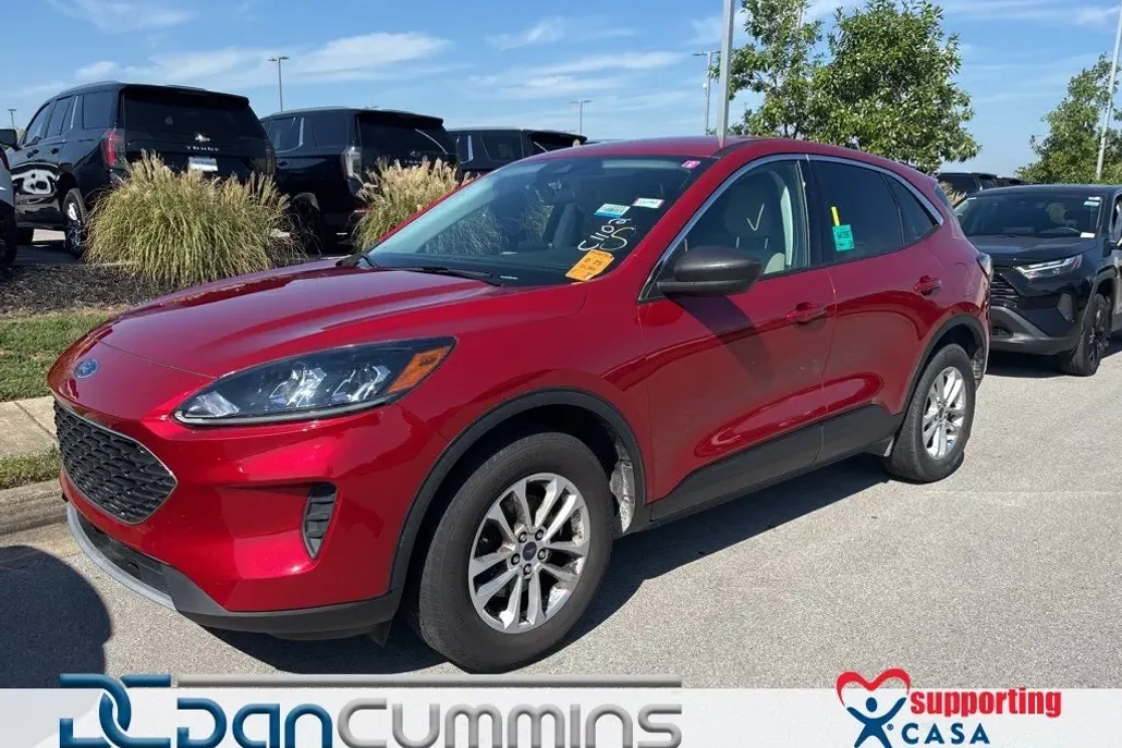2022 Ford Escape SE photo 1