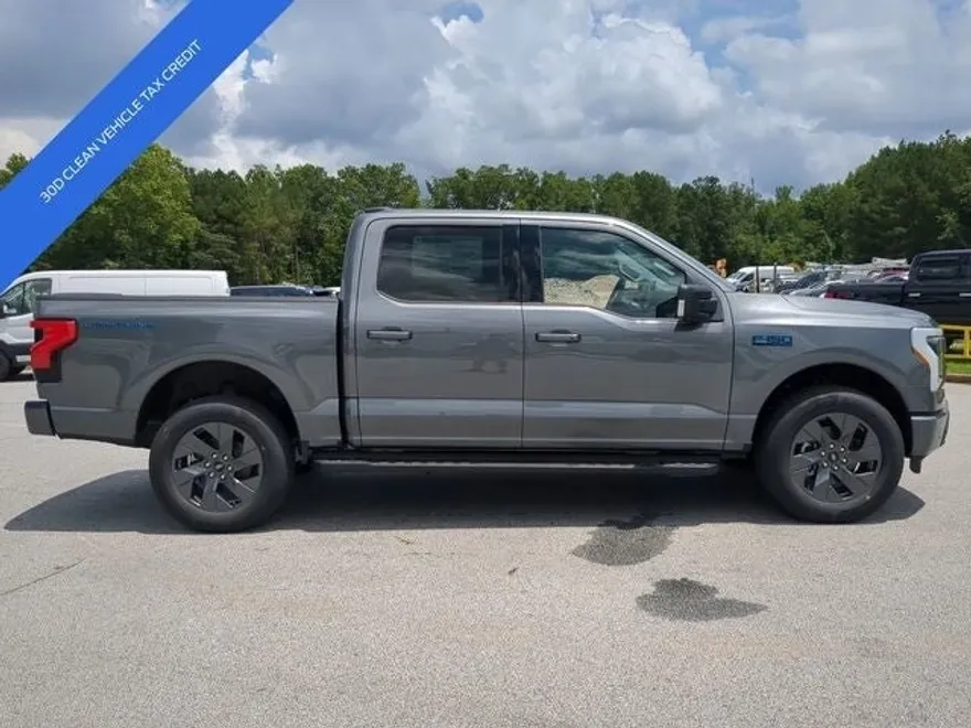 2025 Ford F-150 Lightning photo 1