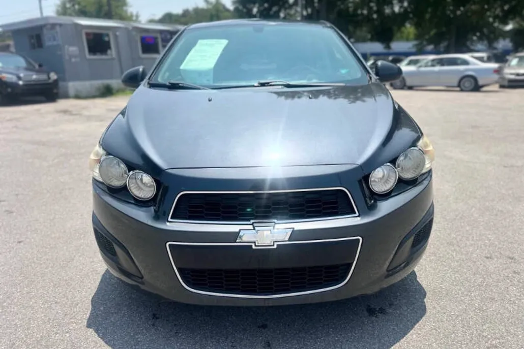 2014 Chevrolet Sonic LS photo 1