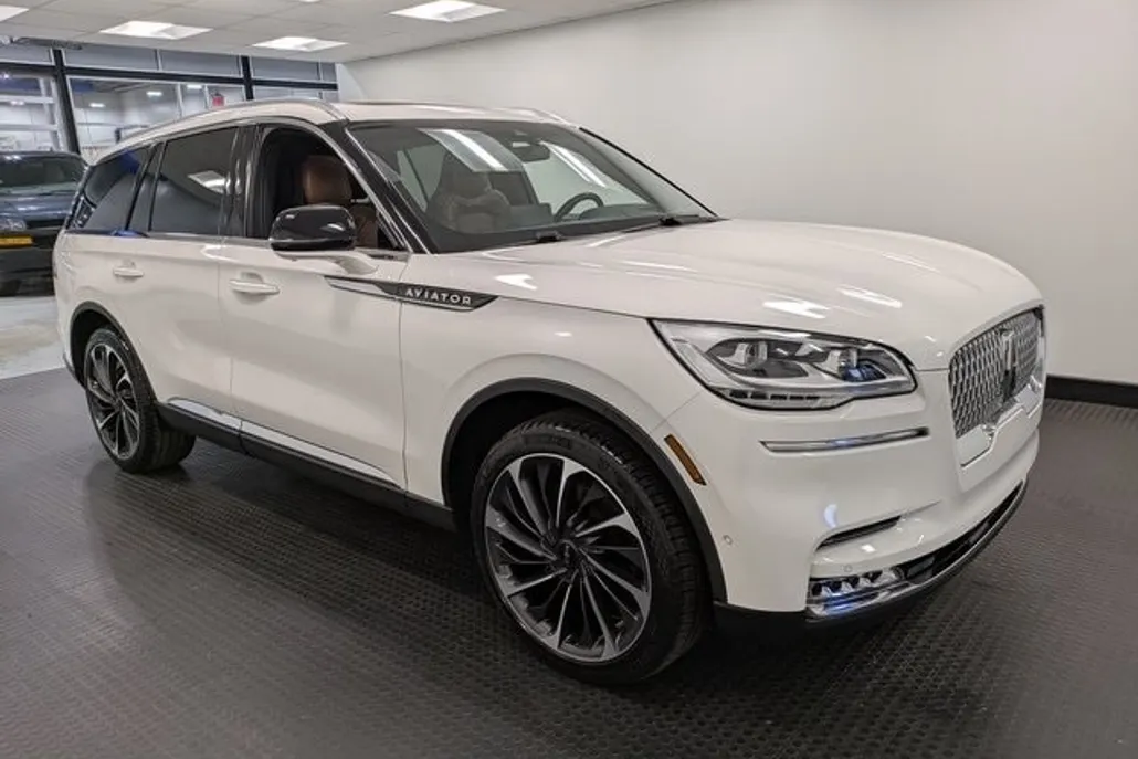 2023 Lincoln Aviator Reserve photo 1