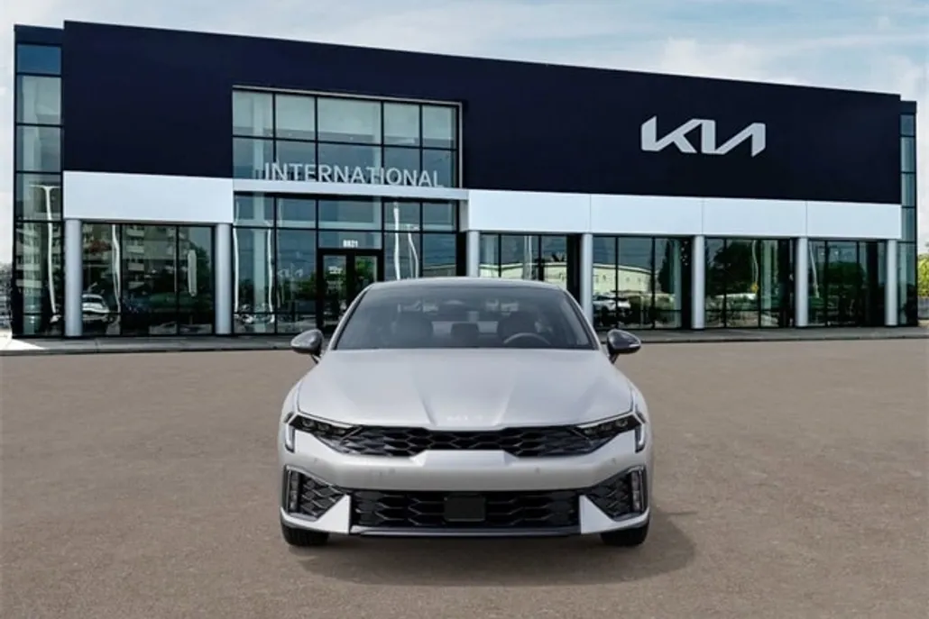2026 Kia K5 GT-Line photo 1