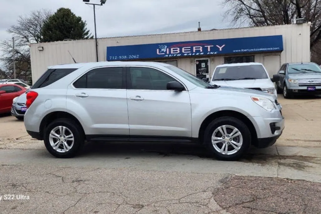 2011 Chevrolet Equinox LS photo 1