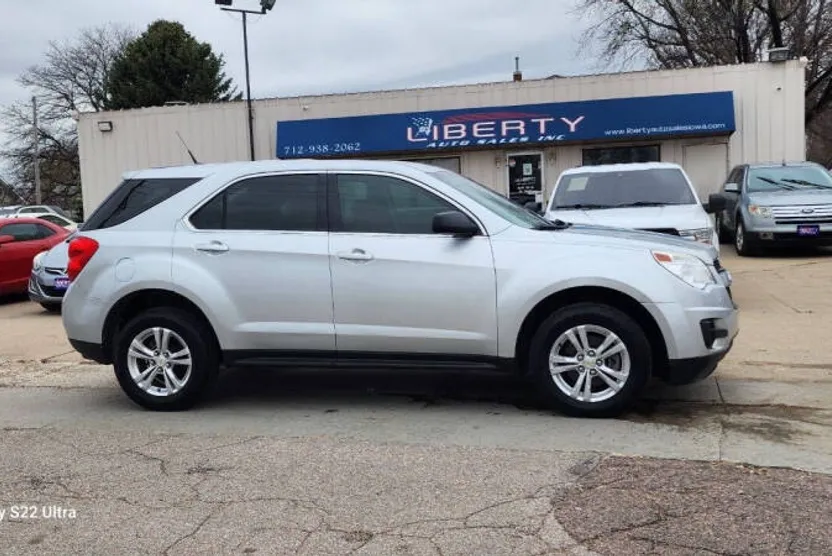 2011 Chevrolet Equinox LS photo 1