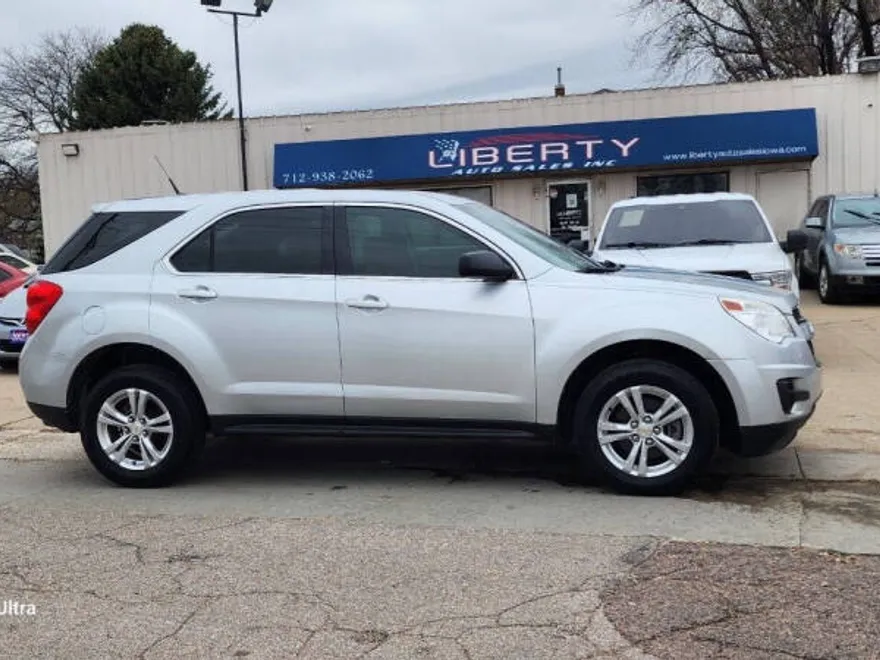 2011 Chevrolet Equinox LS photo 1