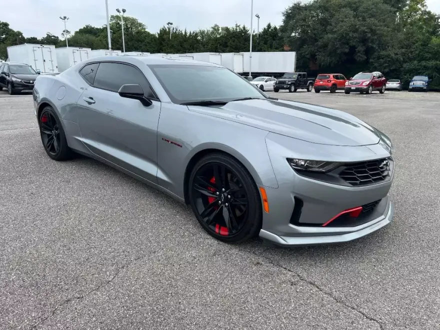 2023 Chevrolet Camaro 1LT photo 1