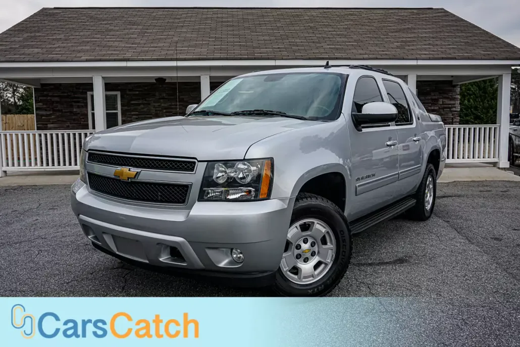 2013 Chevrolet Avalanche LS photo 1